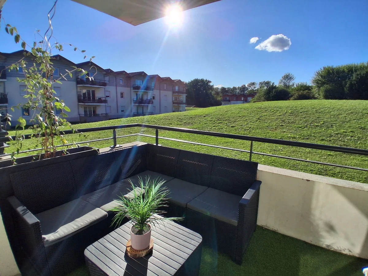 Terrasse privée ouverte sur la verdure